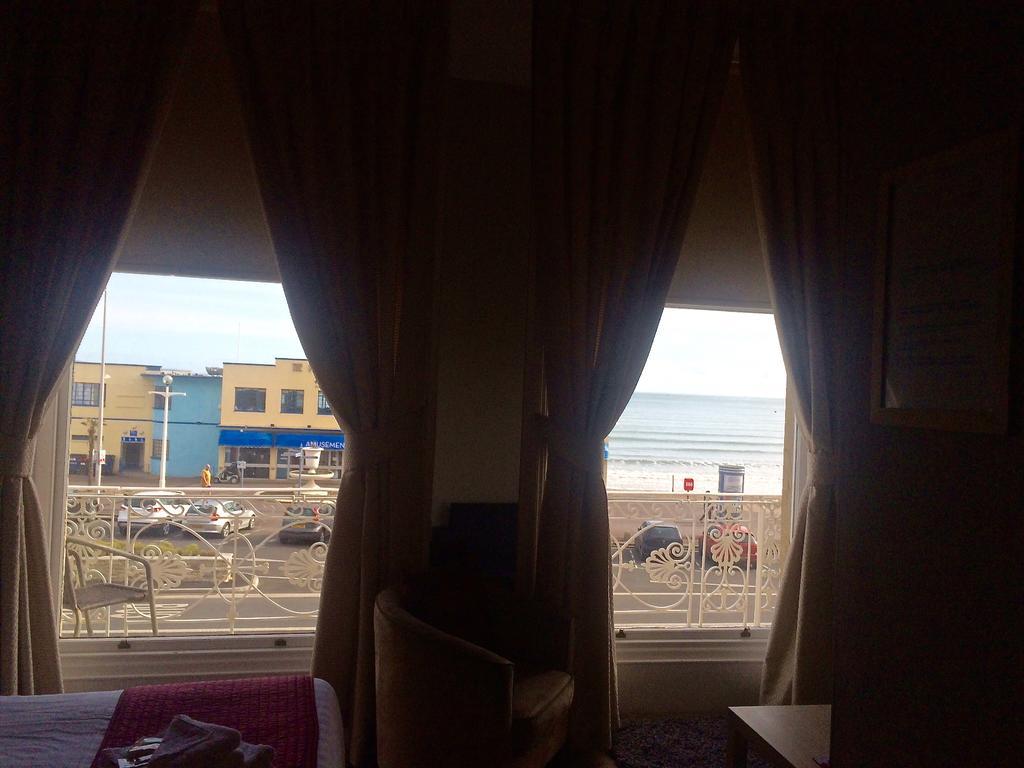Marina Court Hotel Weymouth Room photo